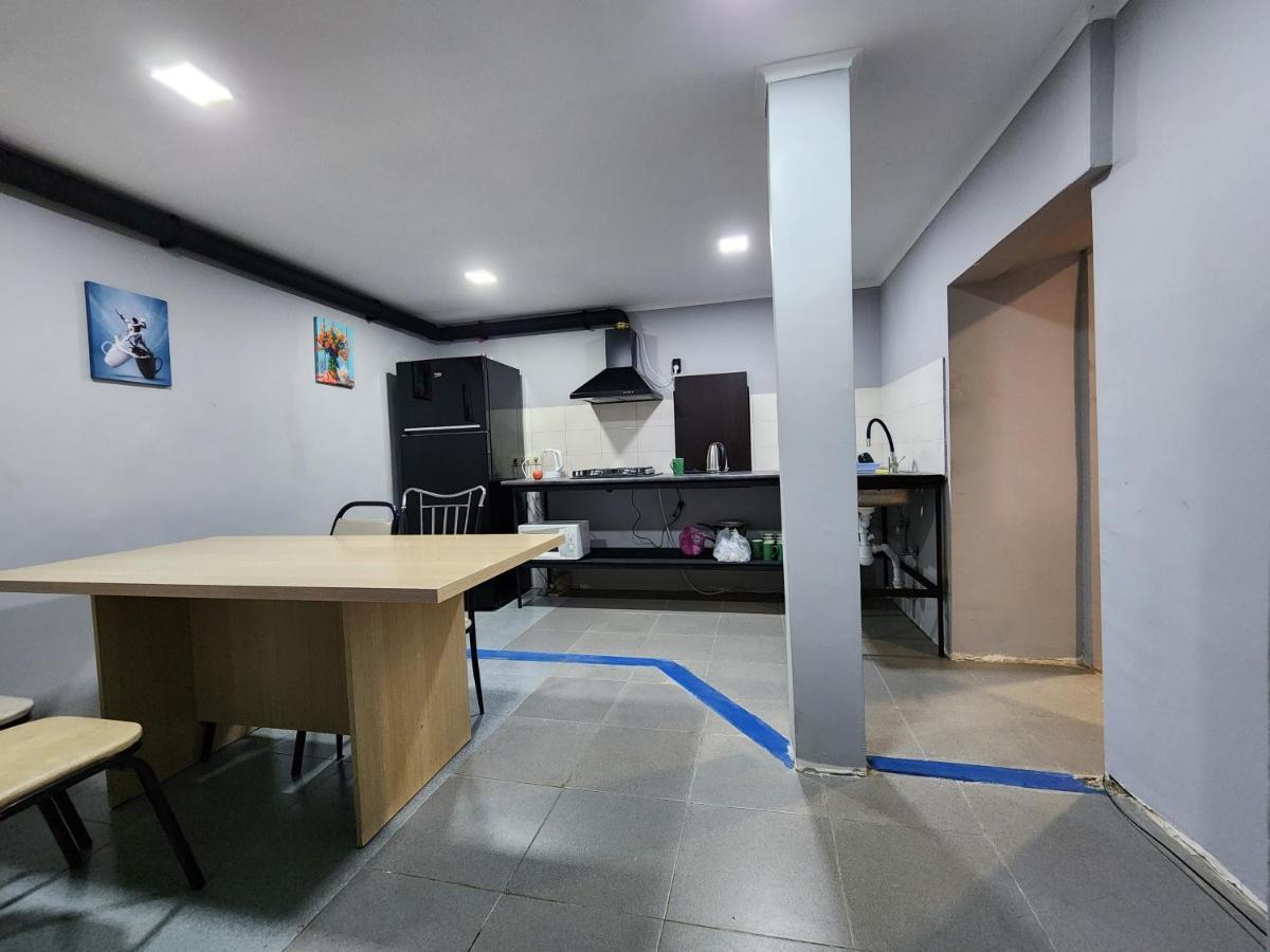 Gala Hostel Tbilisi ภายนอก รูปภาพ