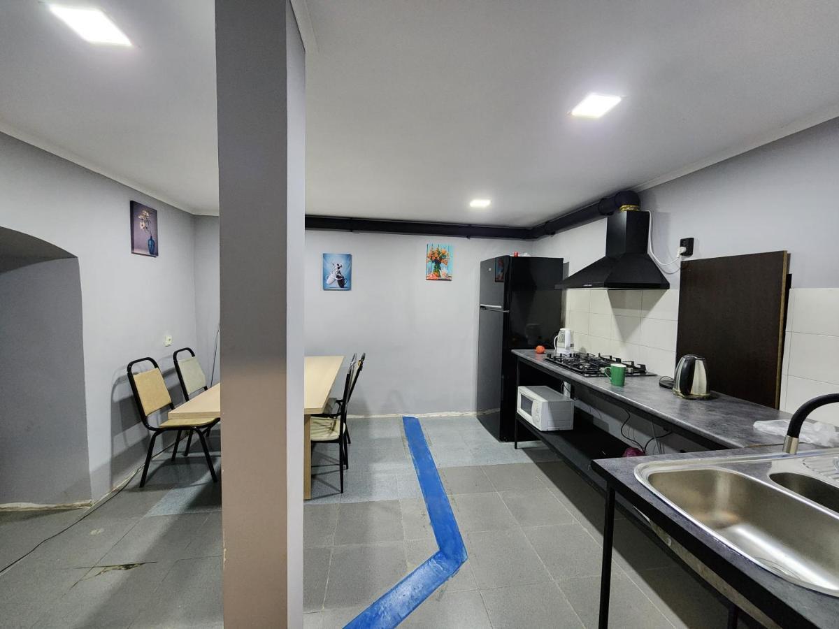 Gala Hostel Tbilisi ภายนอก รูปภาพ